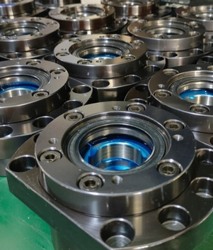 Flanged Housings